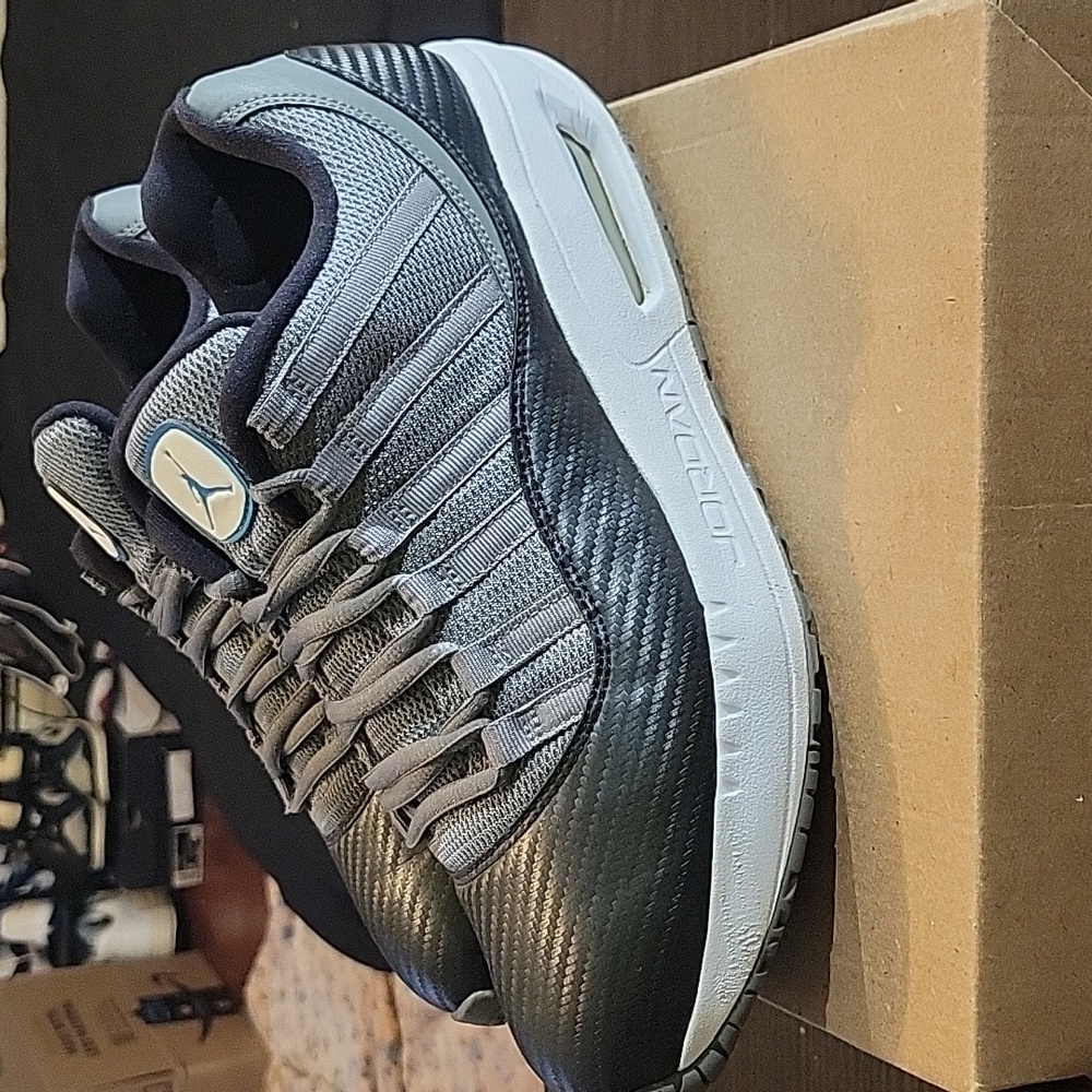 Air Jordan CMFT Viz Air 11 Rare "Carbon Fiber" (2011) Mens 8.5 Womens 10 EUC - Picture 3 of 10